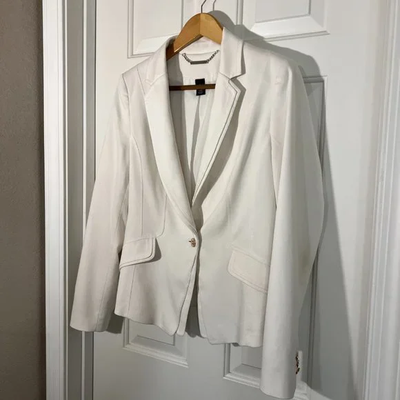Elegant White Women's Blazer - Picture 2 of 6